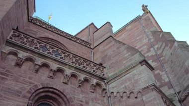 İsviçre 'nin Basel kentindeki Basel Minster katedrali.