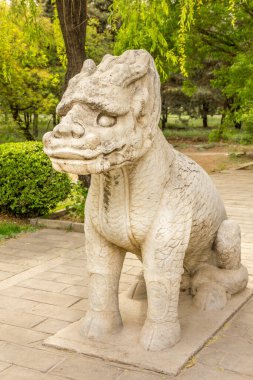 Hayvanlar Bulvarı, Pekin, Çin. Bu bölgede 1368 'den 1644' e kadar Çin 'i yöneten Ming Hanedanlığı' nın en büyük imparatorlarının mezarları bulunmaktadır..