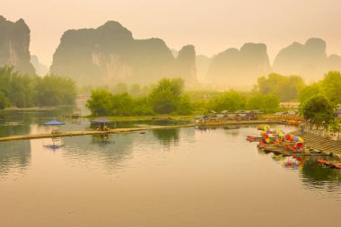 Li Nehri 'nde gün batımı, Çin