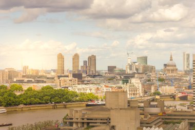 thames Nehri ve Londra havadan görünümü