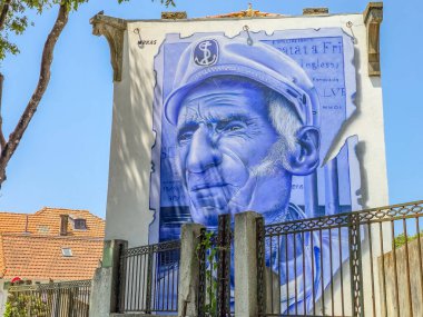 Porto, Portugal - 8 June, 2025: Tribute to Jose Alves, next to the Foz Market. He sold chips on the beaches of Foz and Matosinhos for 72 years.