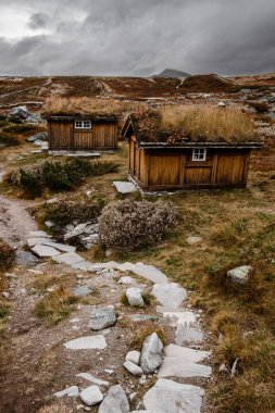 Norveç 'teki Rondane Ulusal Parkı' nın sonbahar manzarası, Peer Gynt hytta