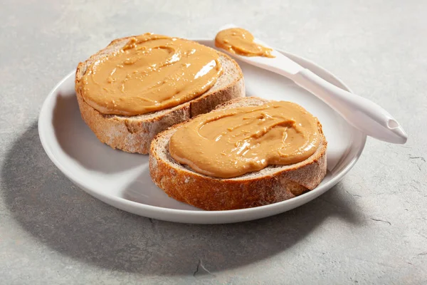 Hladký Toast Arašídovým Máslem Zdravý Tradiční Sendvič — Stock fotografie