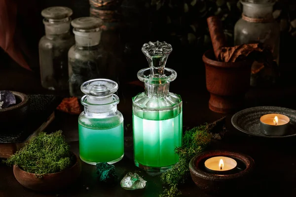 Witchcraft Stilleven Concept Met Toverdrank Kruiden Ingrediënten Kaarsen Magische Apparatuur — Stockfoto