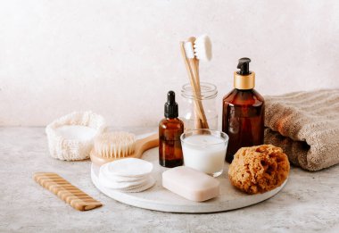 sıfır atık çevre dostu hijyen tuvalet konsepti. ahşap diş fırçası sabun fırçası kozmetik