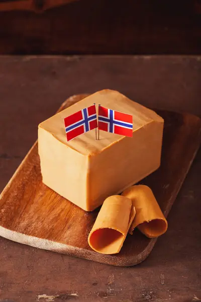 Brunost Norueguês Tradicional Queijo Marrom Imagens Royalty-Free