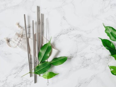 çevre dostu yeniden kullanılabilir metal içme saman. sıfır atık kavramı