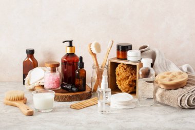 sıfır atık çevre dostu hijyen tuvalet konsepti. ahşap diş fırçası sabun fırçası kozmetik