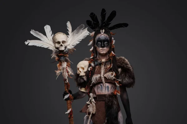Shot Painted Voodoo Witch Staff Dressed Fur Plumed Headdress — Stock Photo, Image