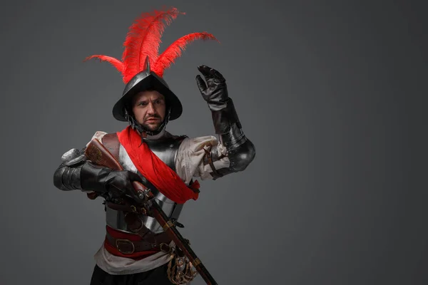 Portret Van Conquistador Revolverheld Met Jachtgeweer Gekleed Harnas — Stockfoto