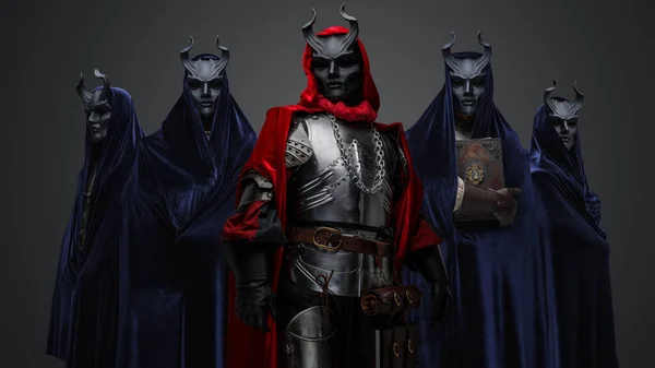 4人の信者と暗い衣を着た暗いカルトの指導者の肖像 — ストック写真
