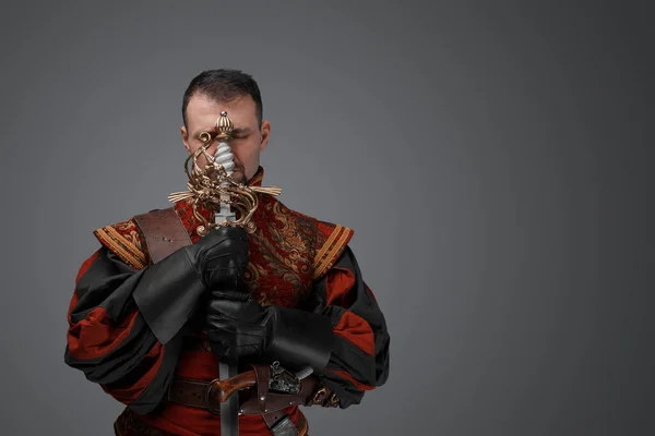 Portrait Mediaeval Conquistador Dressed Costume Holding Sword — Stockfoto