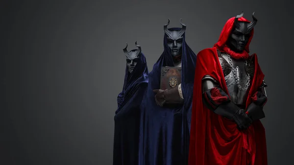 Portrait Dark Cultists Dressed Robes Hood Black Horned Masker — Stok Foto