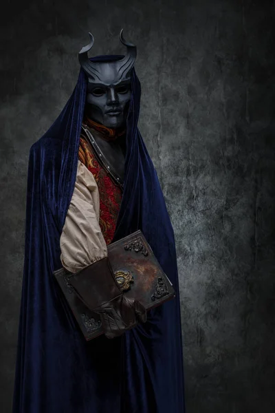 Portrait Prayer Esoteric Cult Dressed Dark Robe Horned Mask — Stok fotoğraf