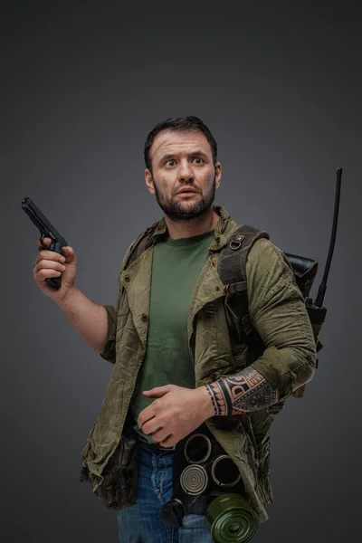 Shot Afraid Guy Gun Backpack Survived Post Apocalypse — Stok fotoğraf