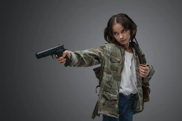Portrait Little Girl Survivor Camouflage Clothes Holding Handgun Setting Post — Stockfoto