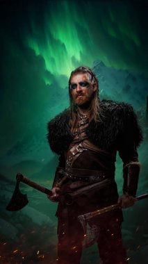 Ortaçağ barbarının portresi. Kürklü ve baltalı. Dağlara ve kuzey ışıklarına karşı..