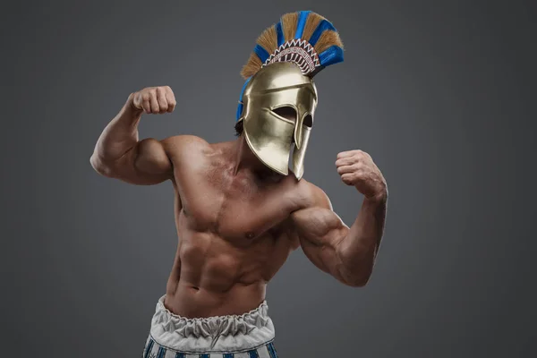 Studio Shot Muscular Military Man Ancient Greece Gray Background — Stock Photo, Image