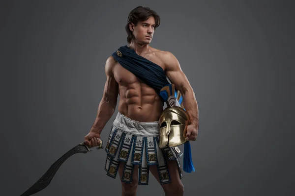 Schuss Eines Mächtigen Kriegers Aus Griechenland Mit Schwert Und Federhelm — Stockfoto