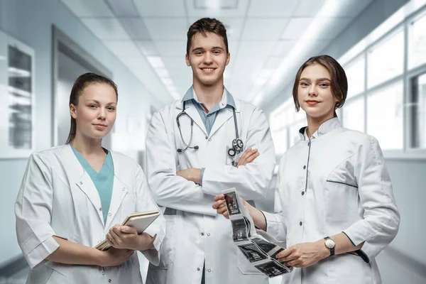 Portrét Joyful Crew Male Two Female Doctors Working Together Hospital — Stock fotografie