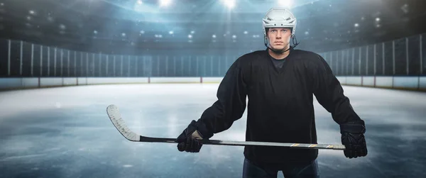 Konst Hockeyspelare Man Klädd Skyddande Sportkläder Och Hjälm — Stockfoto