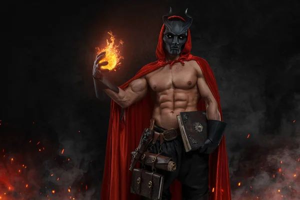 Karanlık Fantezi Ortamında Şeytani Tarikatın Güçlü Büyücüsünün Portresi — Stok fotoğraf