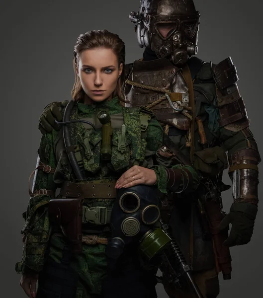 Katonai Nőt Férfit Lőttek Apokalipszis Után — Stock Fotó