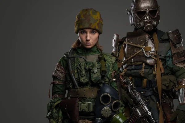 Portret Van Post Apocalyptische Vrouwelijke Mannelijke Soldaten Die Overleven Een — Stockfoto