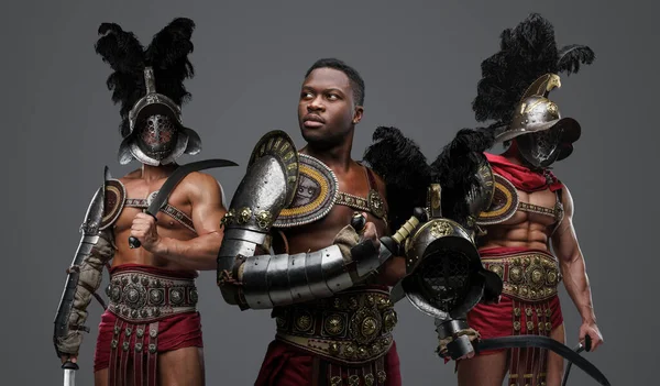Skott Muskulösa Gladiatorer Från Antikens Rom Med Rustningar Och Pluggade — Stockfoto