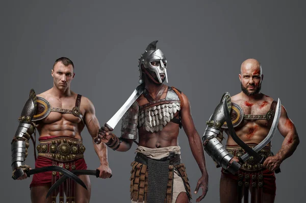 Tiro Gladiadores Multiculturales Antigua Roma Sobre Fondo Gris —  Fotos de Stock