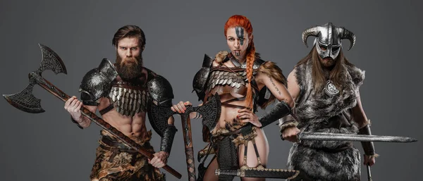 Shot Nordic Amazon Red Hairs Two Fierce Comrades Armour Axes — Stock Photo, Image