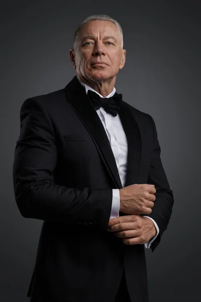 Distinguished Older Gentleman Exudes Confidence Photo Dressed Sharp Black Suit — Stock Photo, Image
