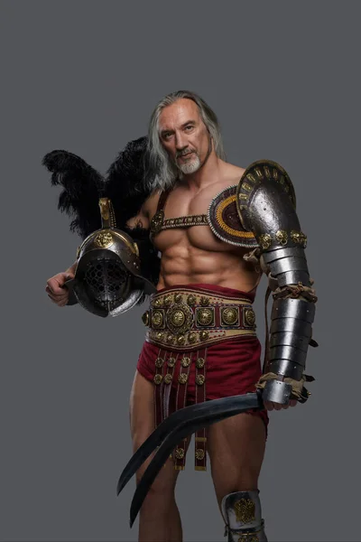 Este Gladiador Real Envelhecido Exala Força Dignidade Com Uma Armadura — Fotografia de Stock
