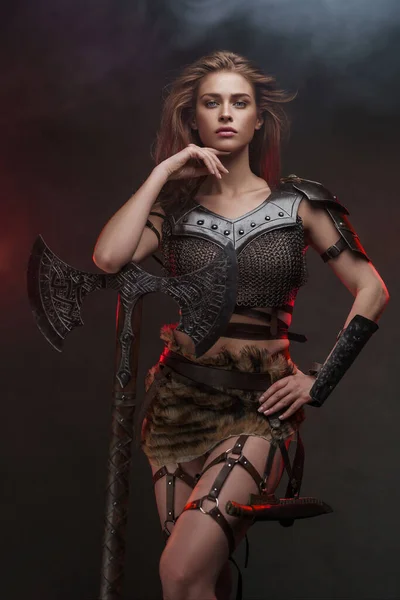 Gorgeous Viking Girl Dressed Chainmail Top Fur Skirt Posing Two — Stock Photo, Image