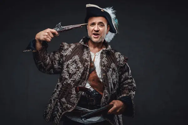 Gekruide Piraat Met Een Grijze Baard Gekleed Een Bruin Vest — Stockfoto