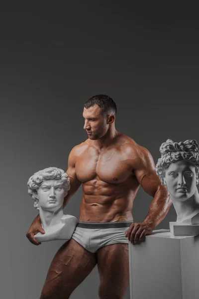 Schöner Mann Mit Robustem Charme Der Selbstbewusst Seinen Makellosen Muskulösen — Stockfoto