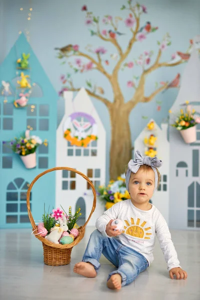 Baby Girl Celebrate Easter Funny Happy Kid Bunny Ears Playing — Stock Photo, Image