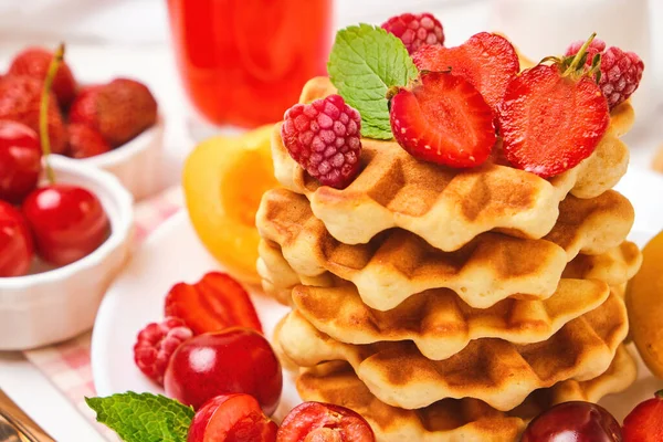 Healthy Breakfast Set Belgian Waffles Strawberries Apricots Cherries Juice Cup — Stock Photo, Image