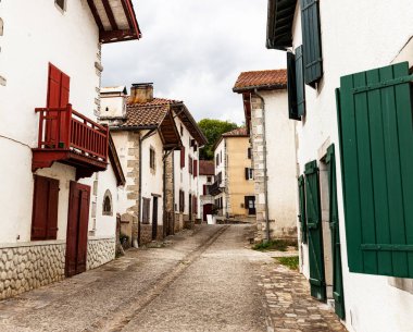 Ostabat 'ın ana yolu - Bask' lı Asme - Fransa 'nın Chemin du Puy şehri, St. James Yolu' nun Fransız rotası