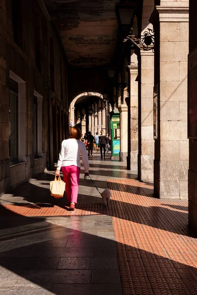 Бильбао Испания Августа 2022 Года Аркада Эррибере Калеа Старом Городе — стоковое фото