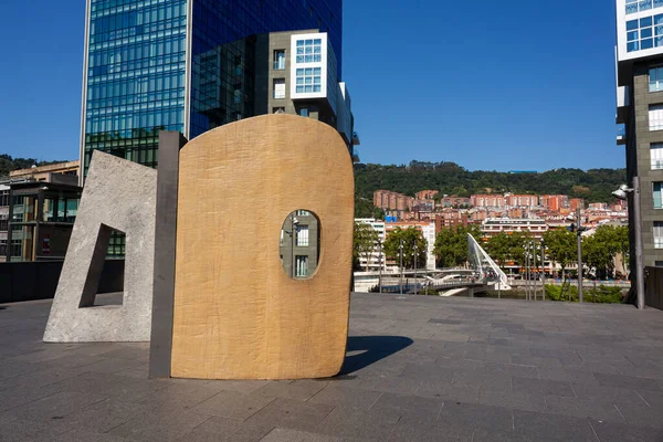 Bilbao Spanya Ağustos 2022 Isozaki Atea Kuleleri Ndeki Anıtın Manzarası — Stok fotoğraf