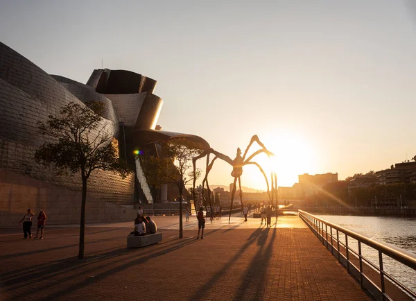 Bilbao Španělsko Srpna 2022 Pohled Při Západu Slunce Guggenheimovo Muzeum — Stock fotografie