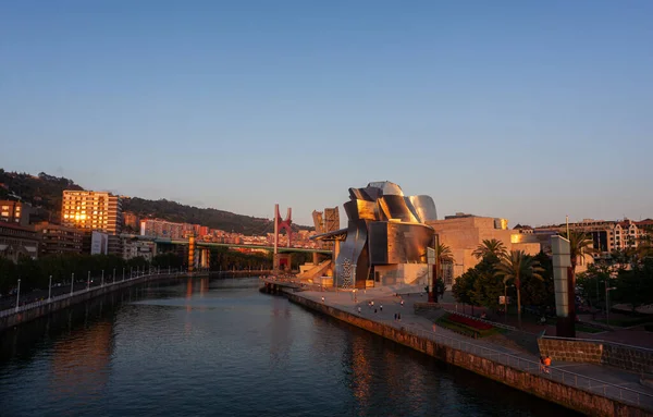 Bilbao Španělsko Srpna 2022 Západ Slunce Při Pohledu Guggenheimovo Muzeum — Stock fotografie