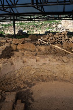 Sicilya 'daki eski Morgantina kasabasındaki Kuzey hamamlarının kalıntıları.