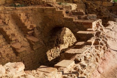 Morgantina 'nın eski kasaba arkeolojik sahasındaki büyük fırının başyapıtı.