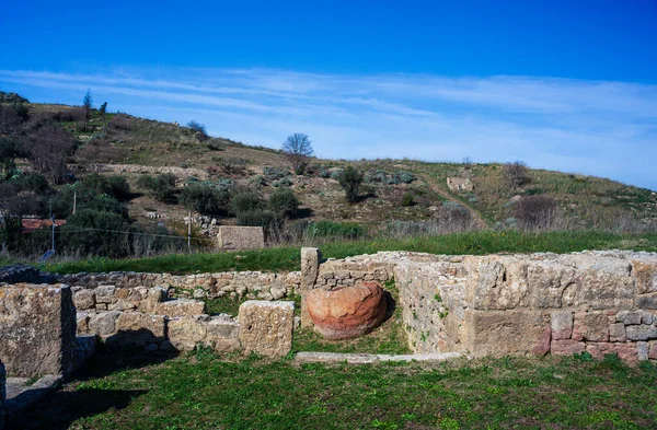 Sicilya 'daki Morgantina eski kasaba arkeoloji sahasının manzarası. İtalya