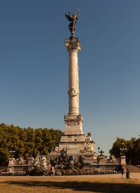Bordeaux, Aquitaine, Fransa 'daki ünlü Fontaine Des Quinconces, Aux Girondins Anıtı