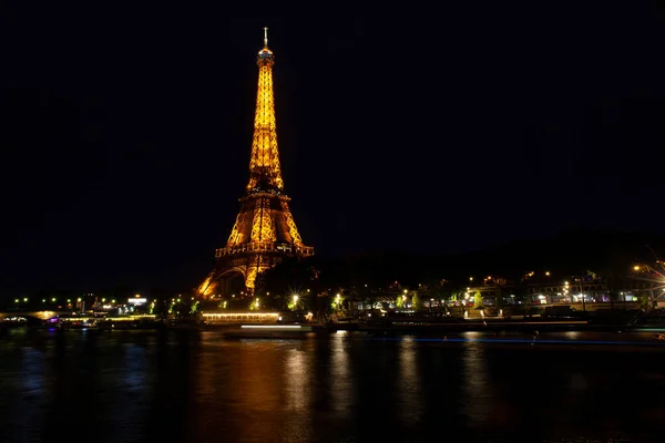 Париж Франція Липня Ейфелева Вежа Яскраво Освітлена Сутінках Парижі Найбільш — стокове фото