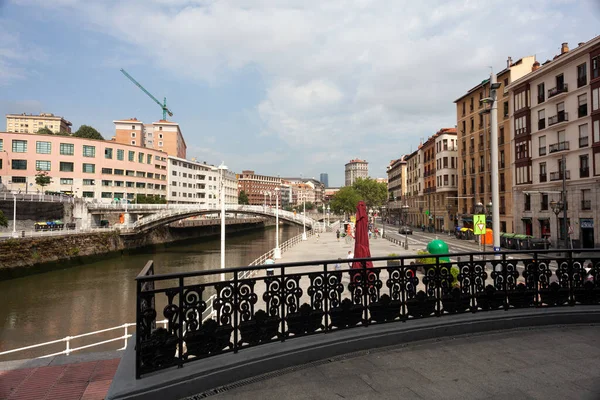 Nad Rzeką Nervion Centrum Bilbao Największego Miasta Kraju Basków Północnej — Zdjęcie stockowe