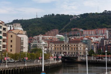 Bilbao, İspanya - 03 Ağustos 2022: Arriaga Tiyatrosu Girişi veya Arriaga Teatro veya Antizokia İspanya 'nın kuzeyindeki Bilbao kentinde bir opera binası.